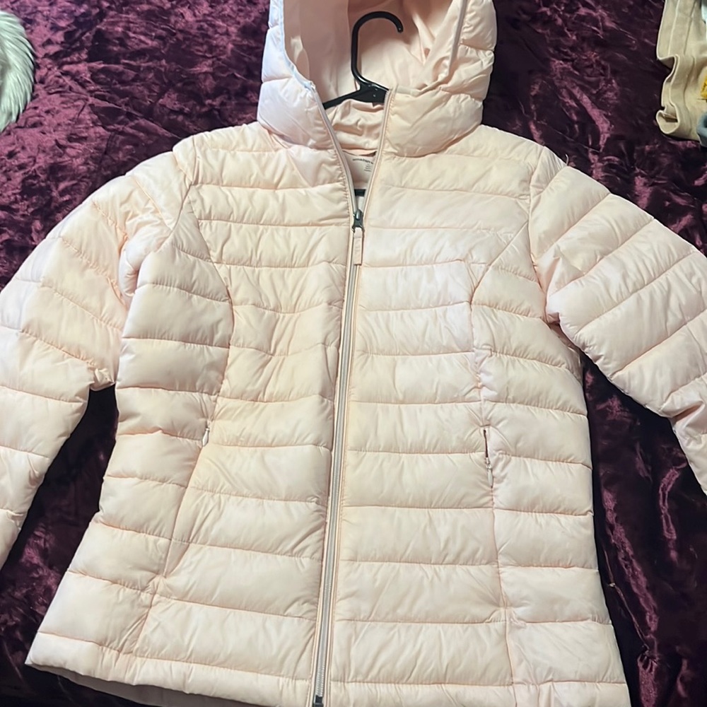 Baby pink winter coat with zipper pockets never worn